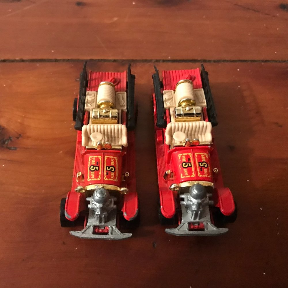 Hot Wheels fire truck #5 set.